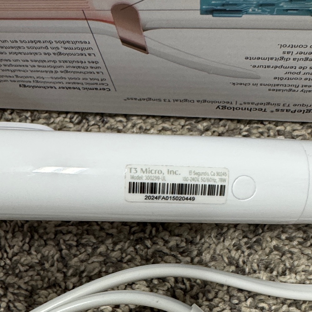 T3 SinglePass Curl X 1" Extra Long Barrel White with Rose Gold Accents - Picture 3 of 9